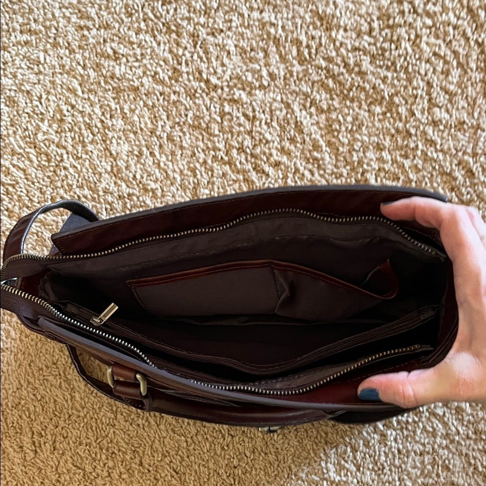 Elegant Brown Floral Embossed Handbag - Picture 8 of 11